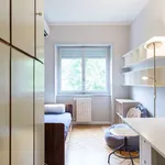 Rent a room of 120 m² in milan