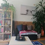 Rent a room of 120 m² in lisbon