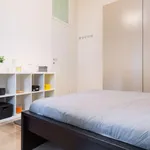 Rent 2 bedroom apartment in Milan