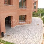 Rent 6 bedroom house of 350 m² in Bernareggio