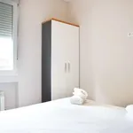 Rent 4 bedroom apartment in madrid