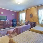 Rent 5 bedroom house of 699 m² in Rome