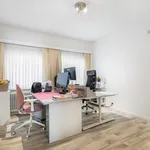 Huur 1 slaapkamer appartement van 145 m² in Kortrijk