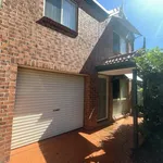 Rent 3 bedroom house in East Brisbane