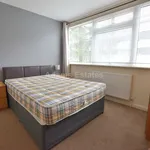 Rent 4 bedroom house of 99 m² in Wokingham