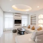 Rent 4 bedroom house of 253 m² in Bangkok