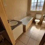 Rent 1 bedroom apartment in Roodepoort