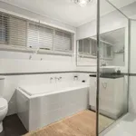 Rent 3 bedroom house in Cranbourne North