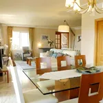 Rent 4 bedroom house of 260 m² in Marbella