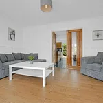 Rent 5 bedroom flat in South East England