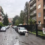 Rent 2 bedroom apartment of 65 m² in Milano