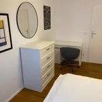 Miete 3 Schlafzimmer wohnung von 1076 m² in Frankfurt