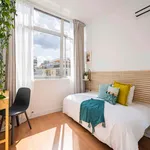 Rent a room of 391 m² in Madrid