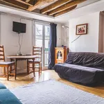 Rent 1 bedroom apartment of 43 m² in Paris