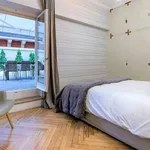 Rent 6 bedroom apartment of 360 m² in madrid