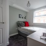 Rent 5 bedroom flat in West Midlands