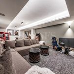 Rent 11 bedroom house of 450 m² in Courchevel