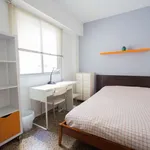 Rent a room of 110 m² in valencia