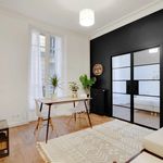 Appartement de 350 m² avec 1 chambre(s) en location à Paris