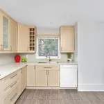 Maison de 1722 m² avec 3 chambre(s) en location à Toronto (Oakwood Village)