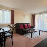 Rent 2 bedroom flat in Reigate and Banstead