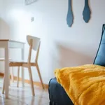 Rent 1 bedroom apartment of 40 m² in Porto