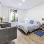 Rent 4 bedroom apartment in Valencia