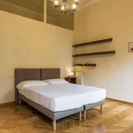 Rent 2 bedroom apartment of 130 m² in florence