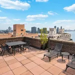 Rent 3 bedroom apartment of 2300 m² in Manhattan