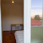 Rent a room in lisbon