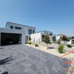 Pronájem domu 248m² s pozemkem 420m²