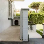 Rent 6 bedroom house of 380 m² in Rome