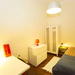 Rent a room of 180 m² in lisbon