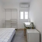 Rent 4 bedroom apartment in Valencia