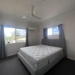 Rent 3 bedroom house of 818 m² in Moranbah