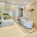 Rent 4 bedroom house of 189 m² in Phuket