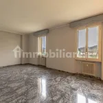 Affitto 5 camera appartamento di 257 m² in Florence