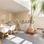 Rent 4 bedroom house of 313 m² in Almada