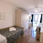 Rent a room of 160 m² in Valencia