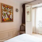 Rent 5 bedroom apartment of 85 m² in Paris