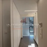 Rent 2 bedroom house of 245 m² in Νησί