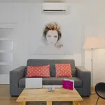 Rent 1 bedroom apartment of 592 m² in Málaga