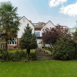 Rent 2 bedroom flat in Elmbridge