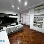 Affitto 4 camera appartamento di 100 m² in Naples