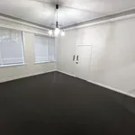 Rent 3 bedroom apartment in South Yarra