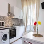 Rent a room of 72 m² in Milan