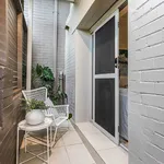 Rent 2 bedroom apartment in Coogee