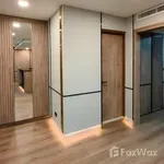 Rent 3 bedroom apartment of 252 m² in Bangkok