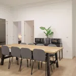 Rent a room of 245 m² in madrid