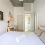 Rent 3 bedroom apartment of 15 m² in Barcelona